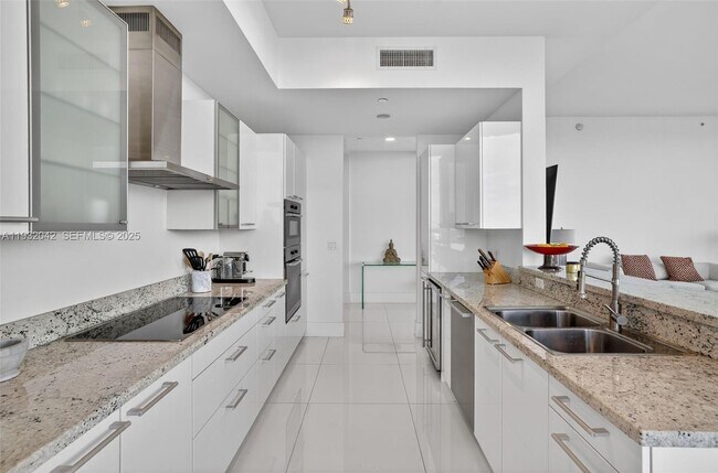 Building Photo - 4100 Island Blvd