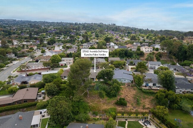 Building Photo - Updated Mid Century Home in Rancho Palos V...