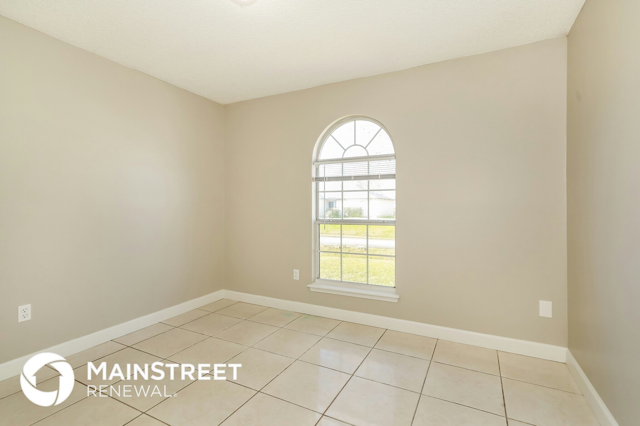 Building Photo - 1597 Twin Oak Dr W