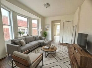 Building Photo - 133 W Maple St