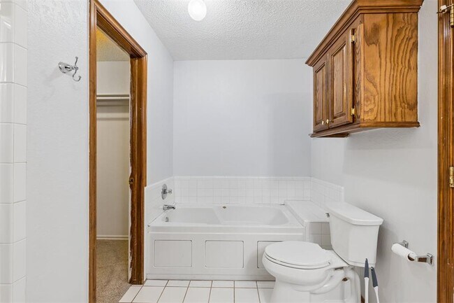 Building Photo - 8801 Scirocco Cir
