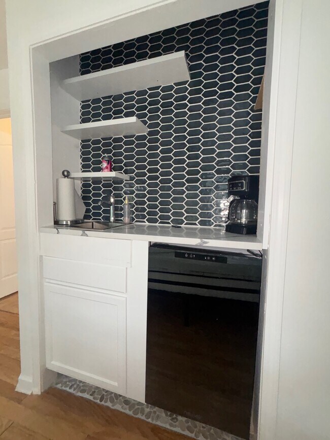 Building Photo - 2019 Pryor Rd SW