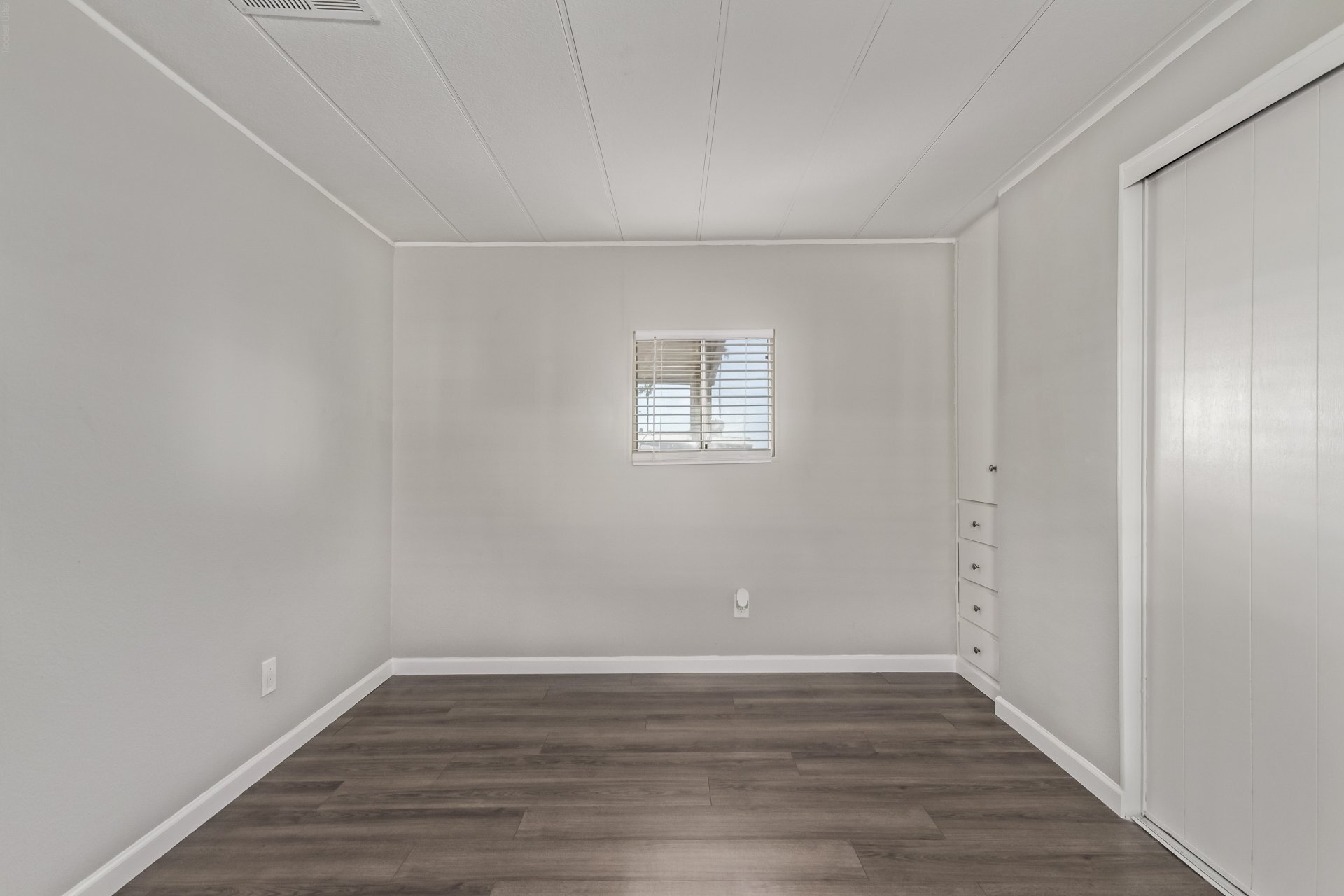 Building Photo - 303 S Recker Rd