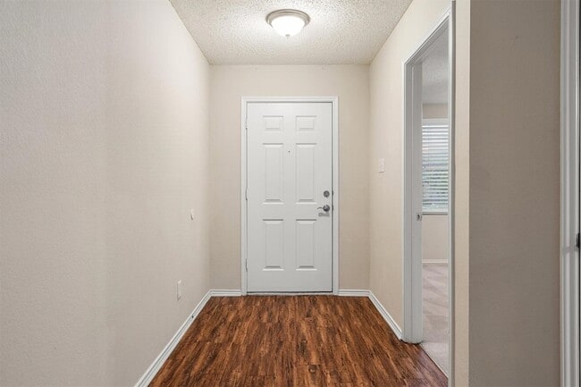 Building Photo - 3516 Clydesdale Dr