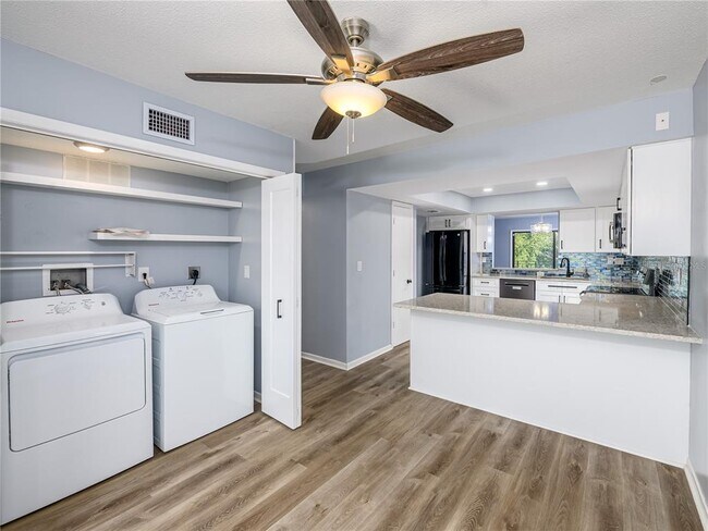 Building Photo - 6304 Grand Bahama Cir