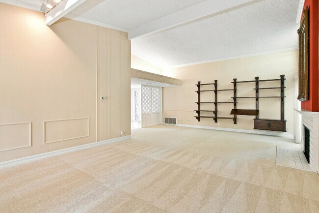 Building Photo - Coveted and Spacious Rossmoor 3-bed/2-bath Home with Expansive Entertainer’s Backyard