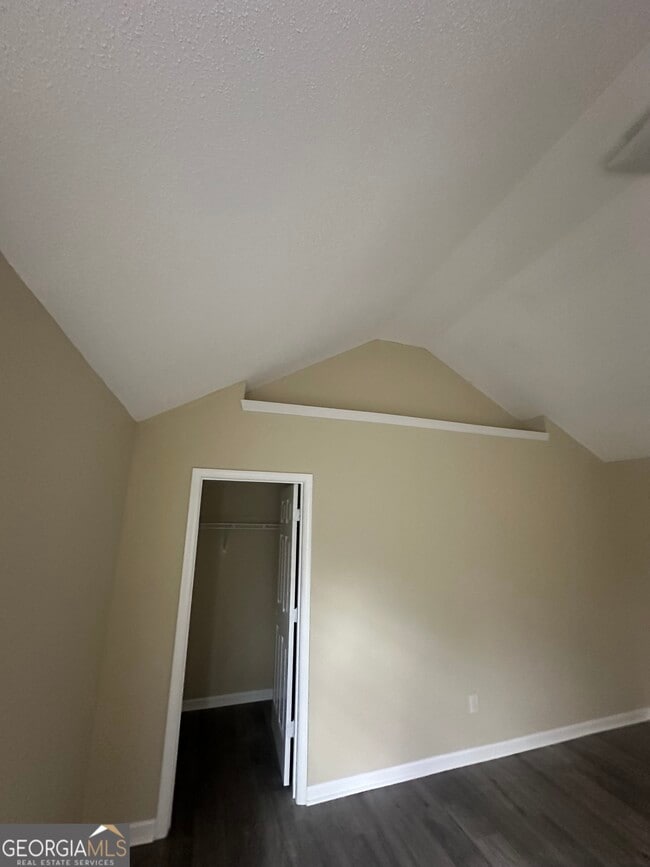 Building Photo - 3682 Fremont Dr
