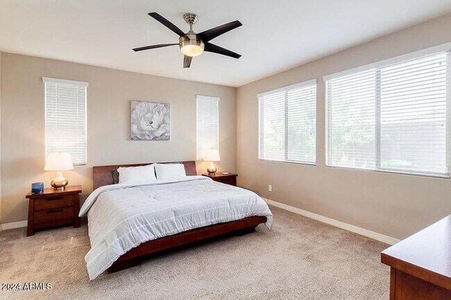 Building Photo - Charming 4 bedroom, 3 bath home in North P...