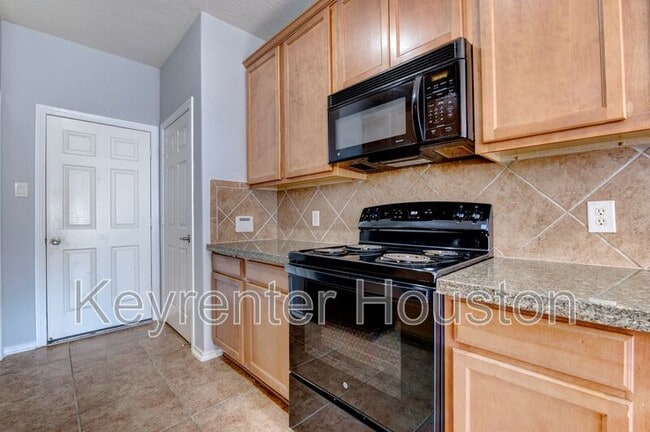 Building Photo - 47 Wickerdale Pl