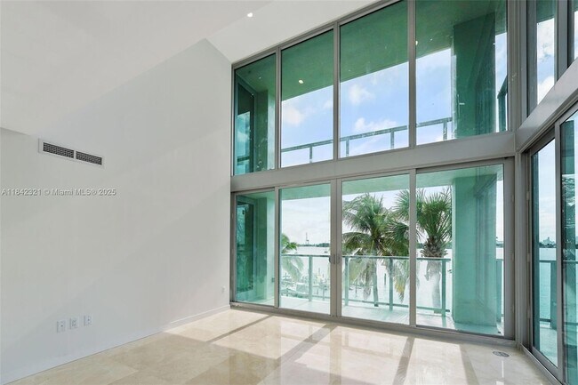 Building Photo - 1500 Bay Rd