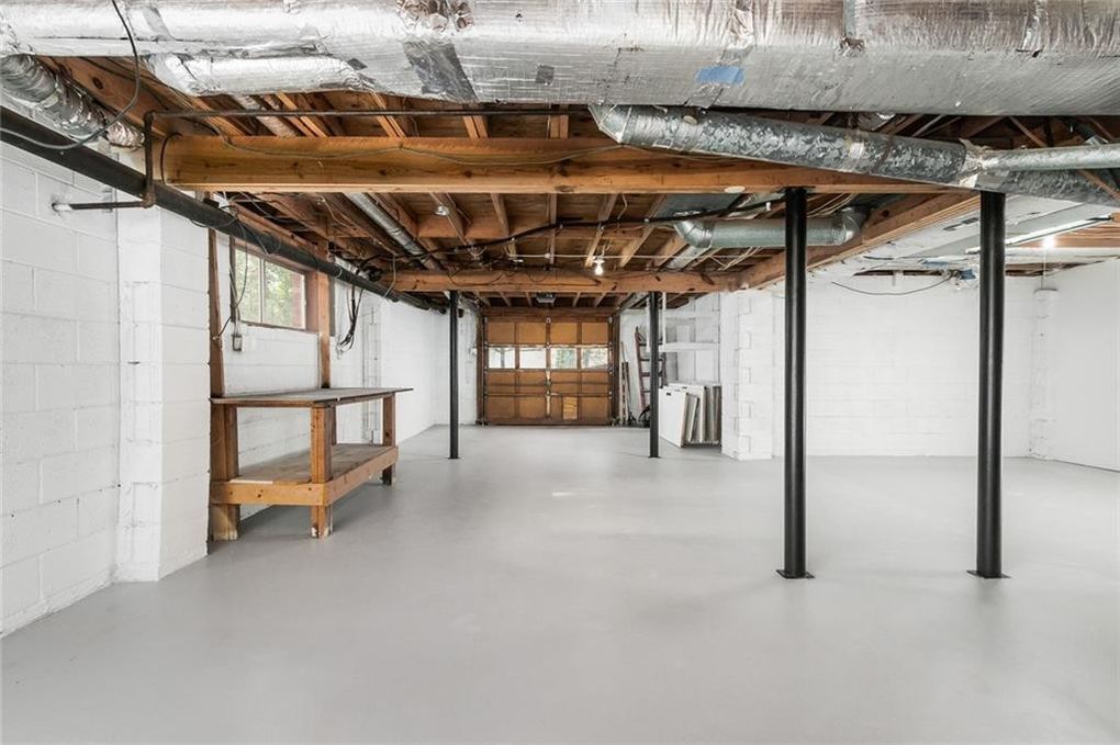 Building Photo - 5090 Heather Rd SE