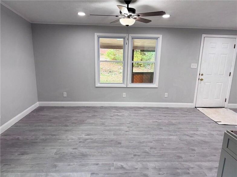 Building Photo - 2175 Hanfred Ct