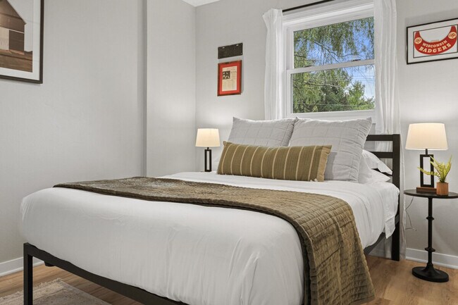 Building Photo - 6090 Rattman Rd