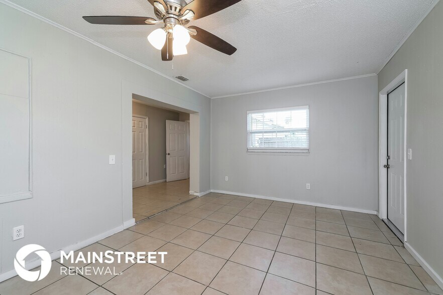 Building Photo - 4939 Lanette St