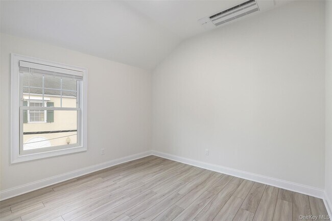 Building Photo - 225 Katonah Ave