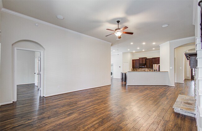 Building Photo - 28666 Pleasant Forest Dr