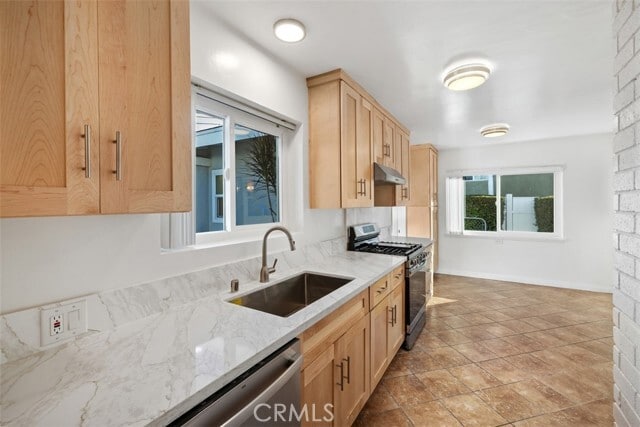 Building Photo - 219 S Meadow Rd