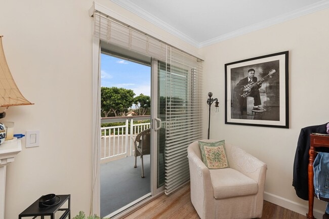 Building Photo - Stunning Spacious 2 Bed 2.5 Bath Condo in ...