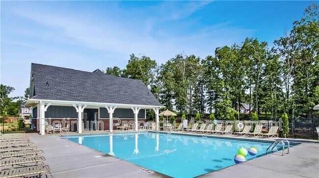 Building Photo - 2045 Birmingham Ct