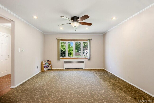 Building Photo - 8 Radnor Ct