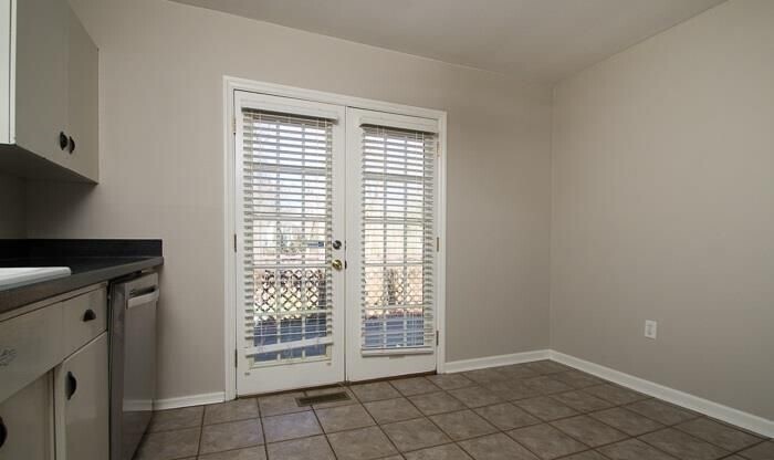 Building Photo - 1016 Edgewood Blvd