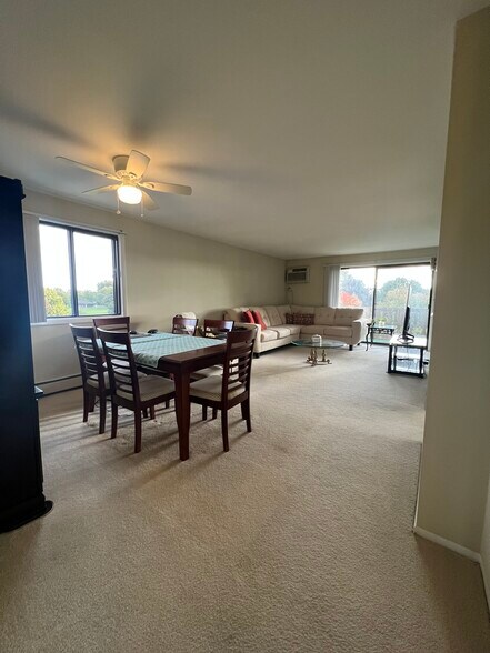 Primary Photo - 1 Echo Ct
