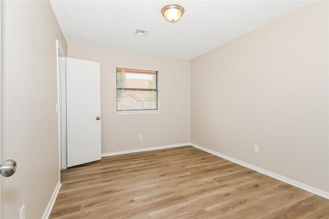 Building Photo - 11916 Silver Sun Dr