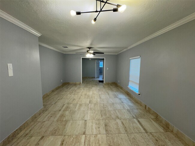 Building Photo - 7910 Sands Point Dr