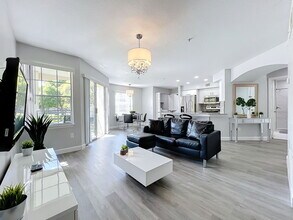 Building Photo - Westpointe Boulevard, Orlando, FL 32835 - 1 BR 1 BA condo