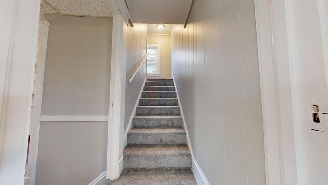 Building Photo - Old Brooklyn - 3 Bedroom Single Family Home