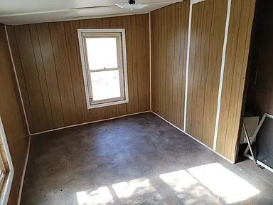 Building Photo - "Charming 2-Bedroom Retreat in Laurens - Your Cozy Haven Awaits!"