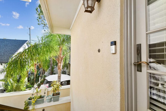 Building Photo - 509 S Willow Ave