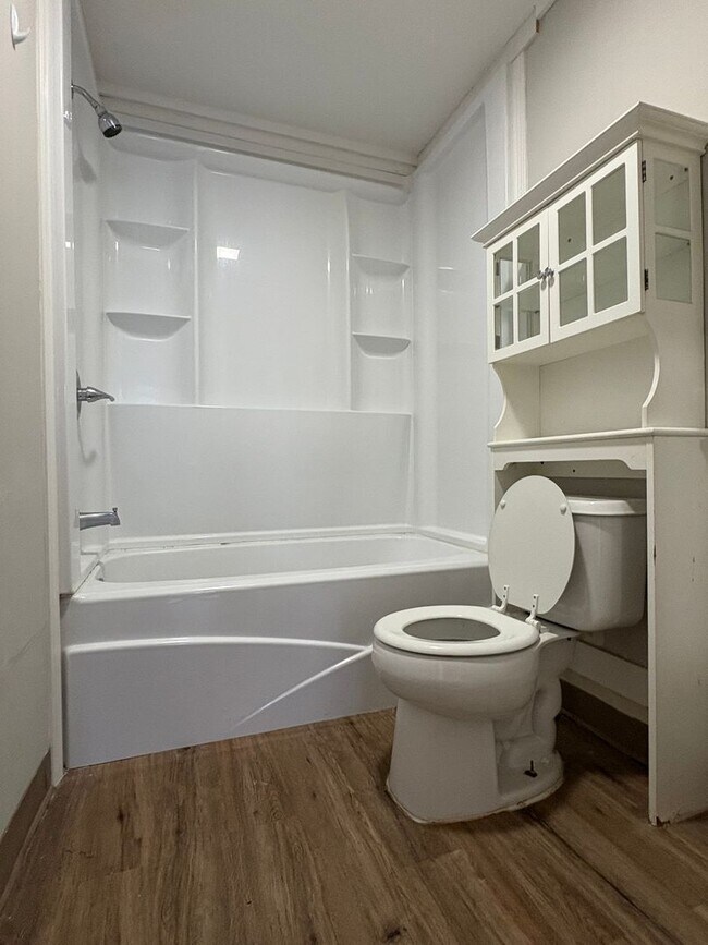 Building Photo - 32 Prospect St