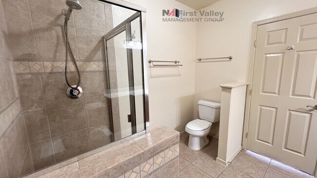Building Photo - 3 Bedrooms, 2 Baths and a Single Car Garage