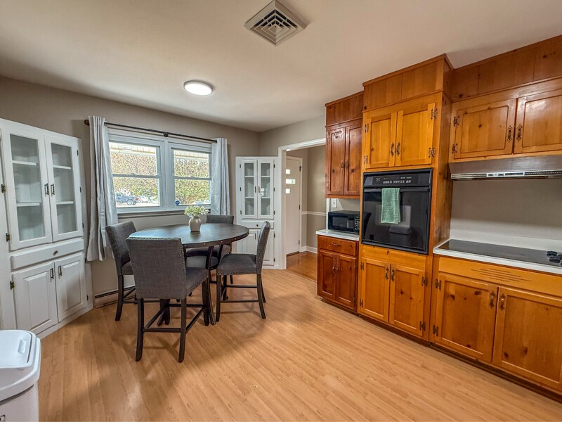 Building Photo - 51 Lucas St