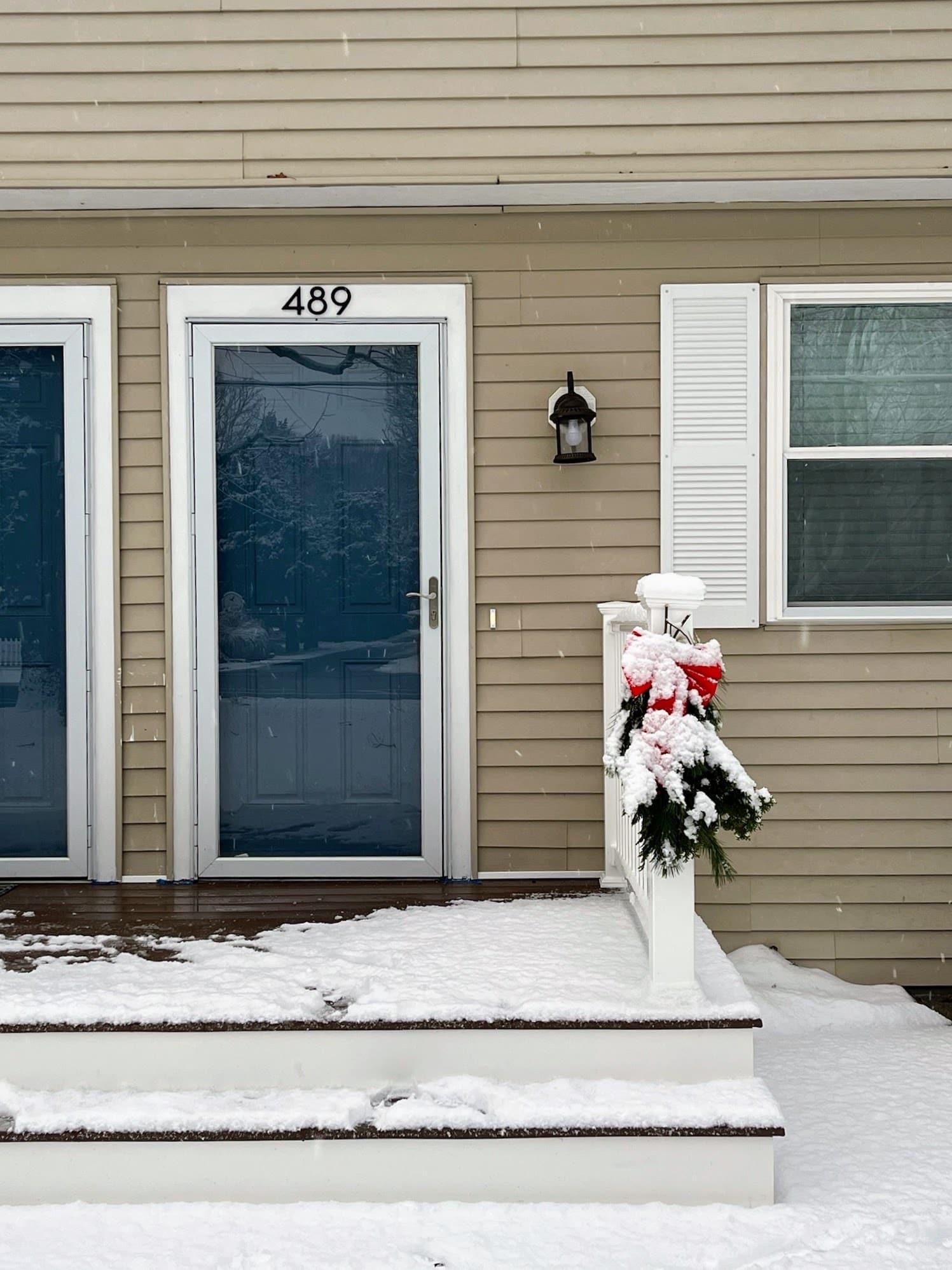 Side-by-side entrance - 489 Boston Neck Rd