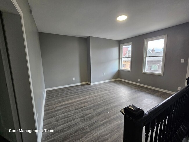Building Photo - Fully rehabbed 2 bed 1 bath in the south side slopes!!