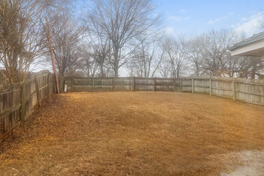 Building Photo - 9782 Pigeon Roost Park Cir