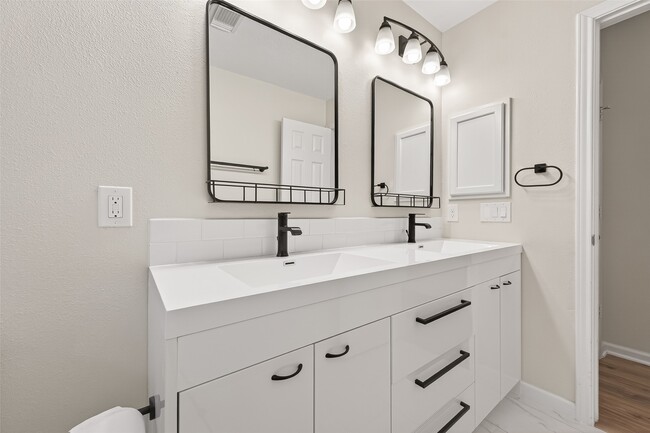 Building Photo - 9014 Pheasant Trace Ct