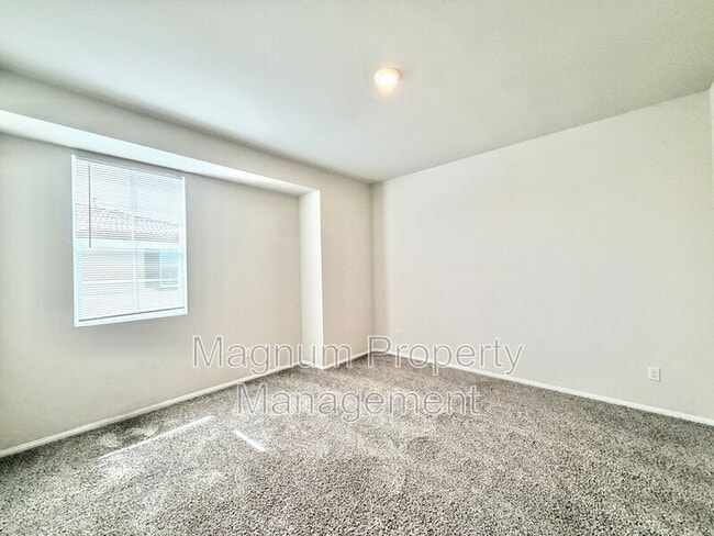 Building Photo - 40617 Birchfield Dr