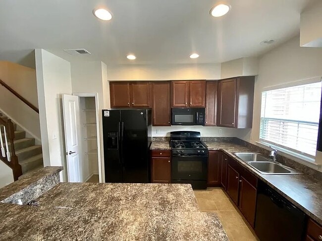 Building Photo - 8939 Ringview Dr