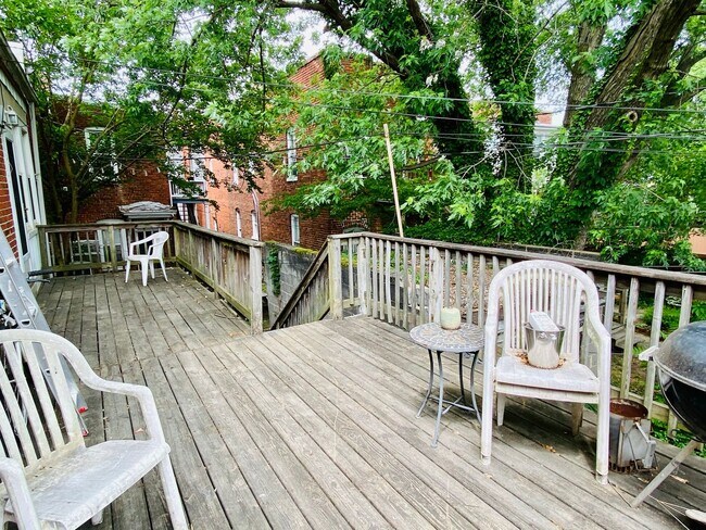 Building Photo - 117 N Robinson St