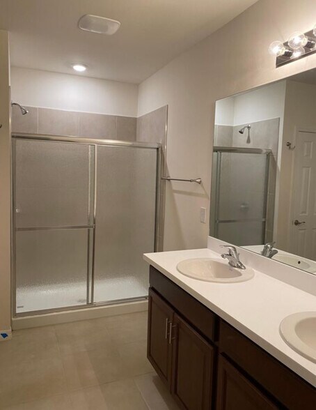Building Photo - 1207 SW Embers Ter