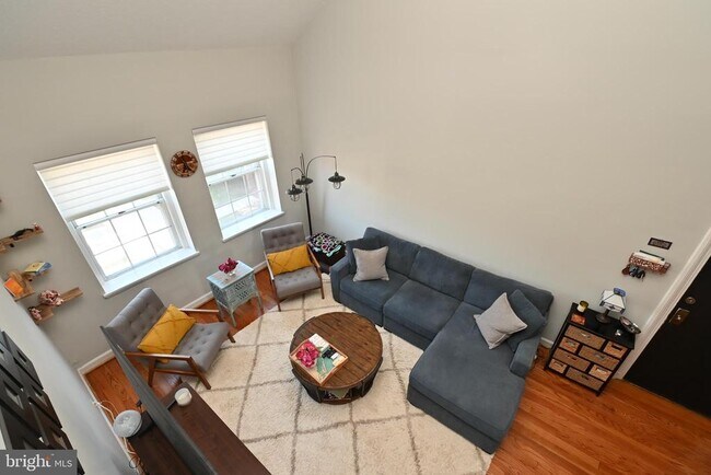 Building Photo - 3080 S Abingdon St