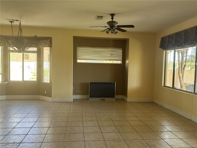 Building Photo - 141 Cliff Valley Dr
