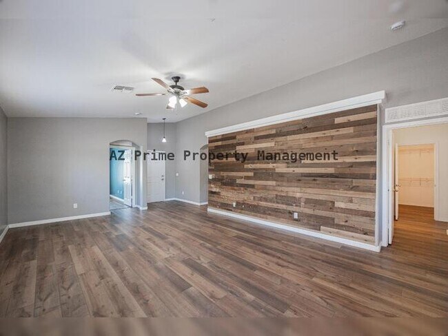 Building Photo - 10960 W Taft St