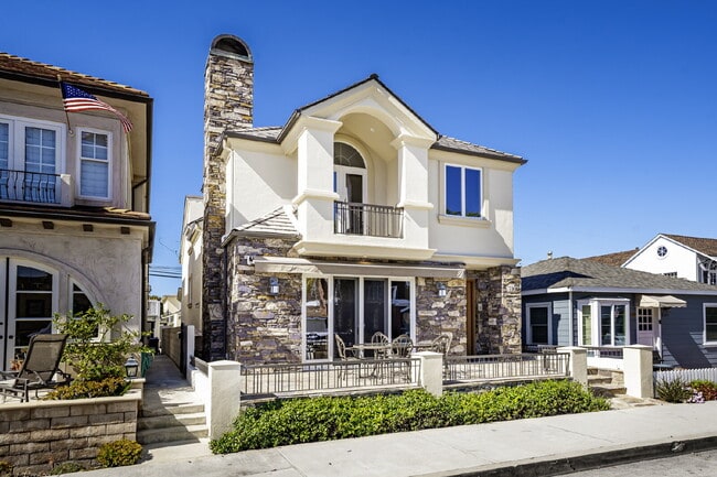 Building Photo - 119 Opal Ave