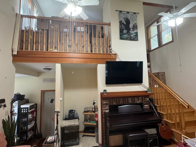 Building Photo - Spacious Single Family Rental in Haverhill...