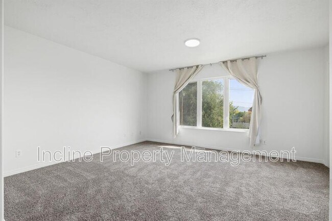 Building Photo - 439 E 2000 S St