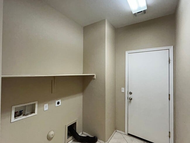 Building Photo - 25758 W Nancy Ln